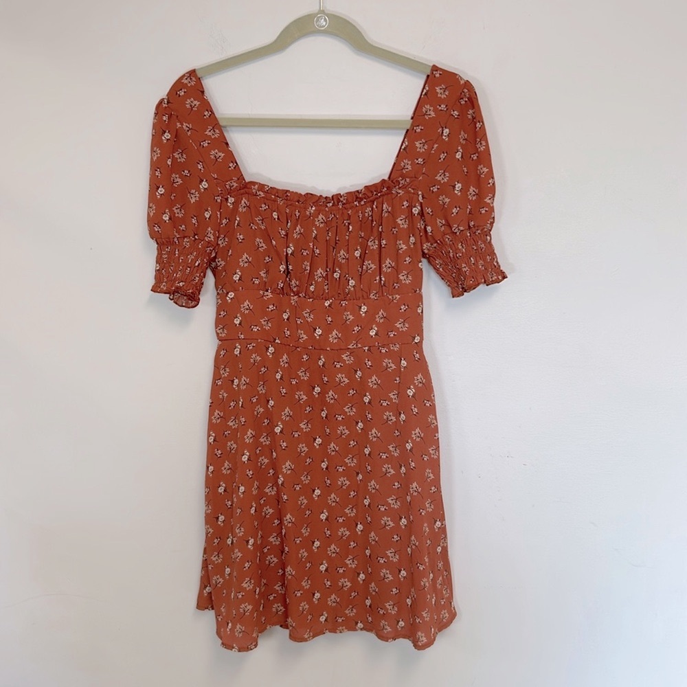 Trixxi Clothing Co Smocked Floral Lined Women’s Size M Rust Mini Pullover Dress